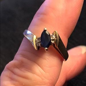 Gold sapphire diamond ring